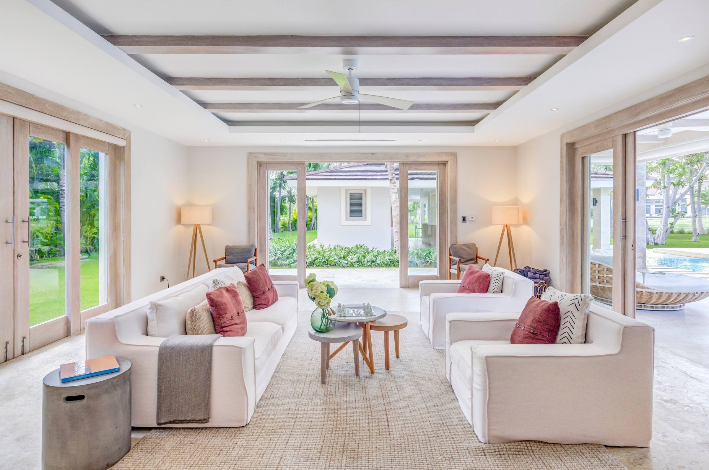 Living room opening onto the garden